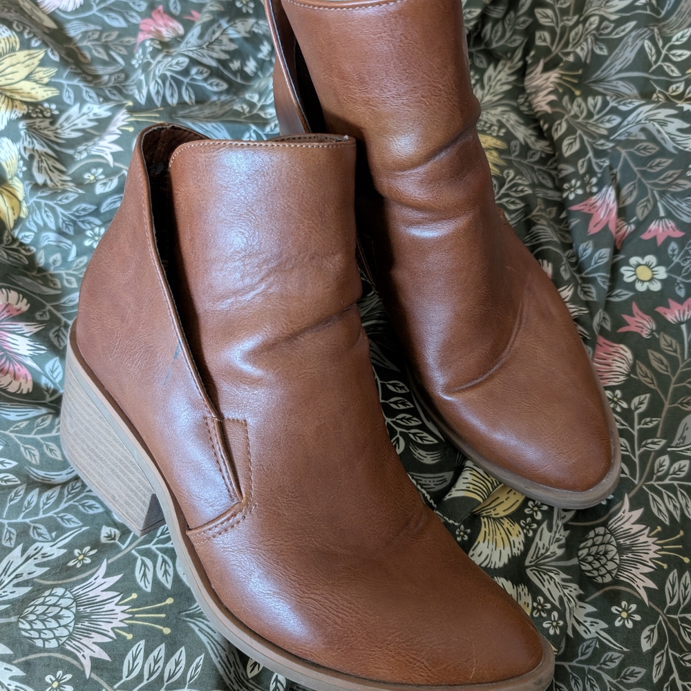 Apt. 9 Brown Ankle Booties Sleek Minimalist Design